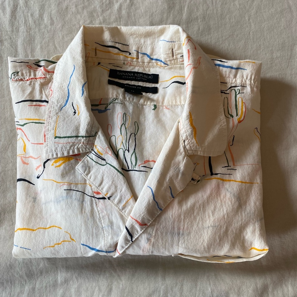Banana Republic Western Motif Art Shirt size Medium